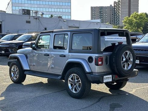 Used 2018 Jeep Wrangler Unlimited Sahara AWD/4WD image 5
