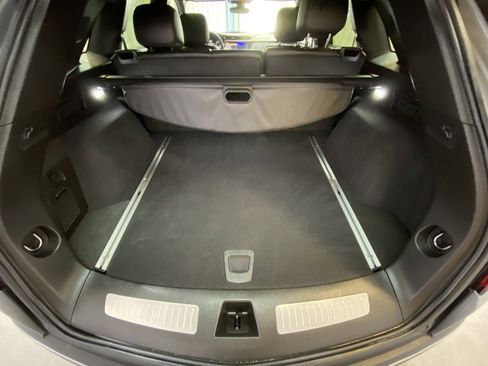 Used 2025 Cadillac XT5 Premium Luxury image 33