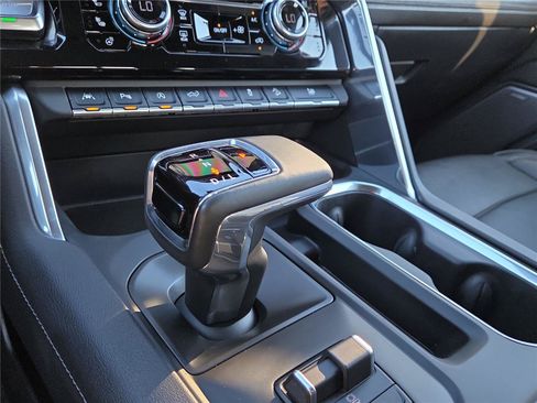 Used 2024 GMC Sierra 1500 Denali AWD/4WD image 8