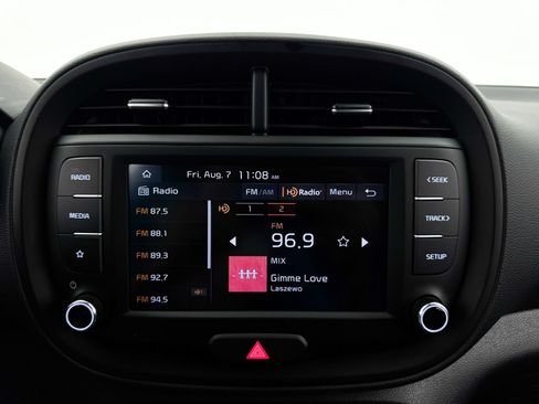 Used 2025 Kia Soul LX FWD image 21