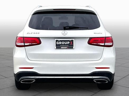 Used 2017 Mercedes-Benz GLC 300 4MATIC image 5