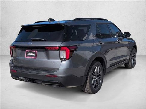 New 2026 Ford Explorer ST-Line w/ ST-Line Street Pack image 2