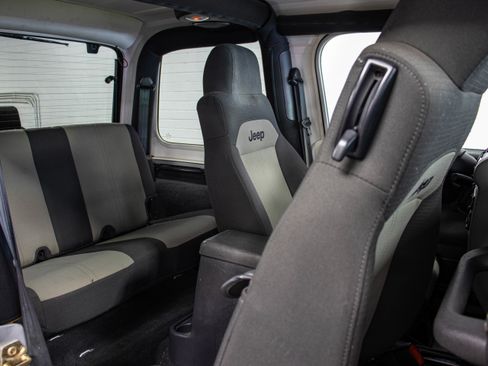 Used 2004 Jeep Wrangler X w/ Convenience Group AWD/4WD image 22
