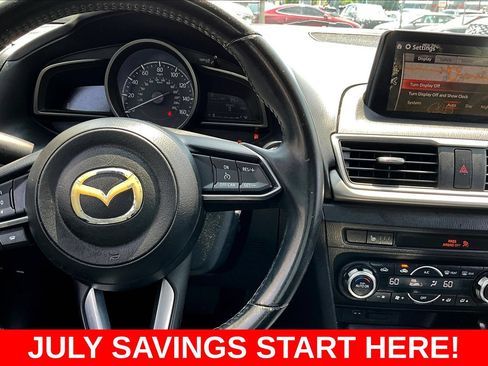 Used 2018 MAZDA MAZDA3 Touring FWD image 15