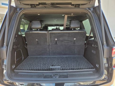 Used 2024 Jeep Wagoneer Series II w/ Flexible Seating Group RWD image 15
