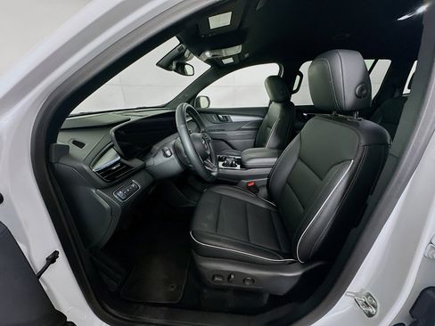 Used 2025 Buick Enclave Preferred image 13