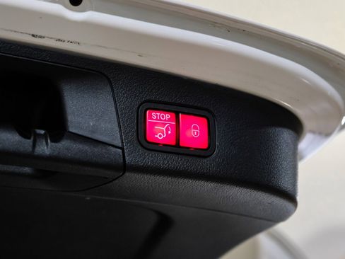 Used 2023 Mercedes-Benz GLA 250 w/ Premium Package image 54