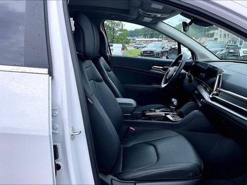 Used 2025 Kia Sportage EX w/ Premium Package FWD image 28