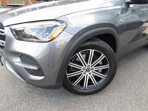 Used 2025 Mercedes-Benz GLE 450e 4MATIC w/ Driver Assistance Package image 25