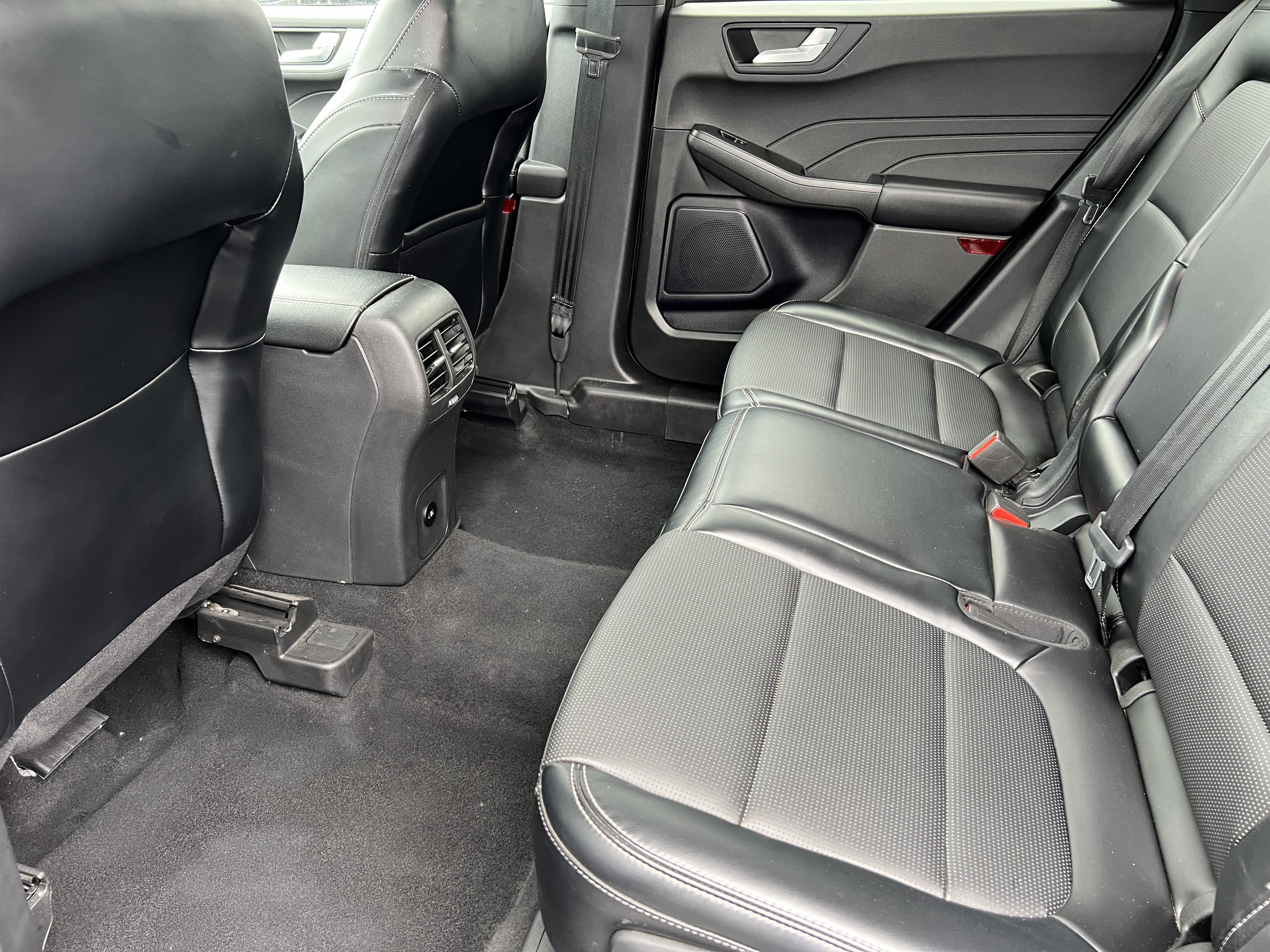 Used 2024 Ford Escape Platinum AWD/4WD image 13