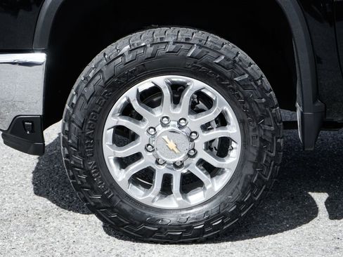 Used 2024 Chevrolet Silverado 2500 LTZ w/ LTZ Premium Package AWD/4WD image 42