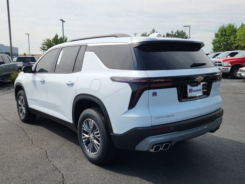 New 2025 Chevrolet Traverse LT w/ Driver Confidence Package image 3