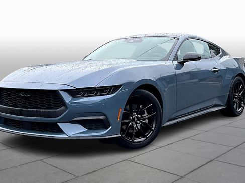 Used 2025 Ford Mustang Premium image 34