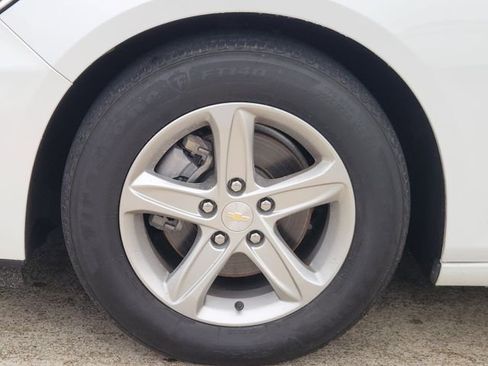 Used 2022 Chevrolet Malibu LS FWD image 10
