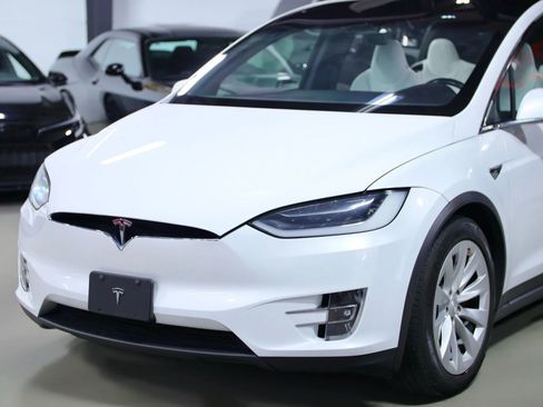 Used 2019 Tesla Model X 100D image 6