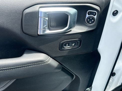 Used 2023 Jeep Wrangler Unlimited Sahara w/ Cold Weather Group AWD/4WD image 19