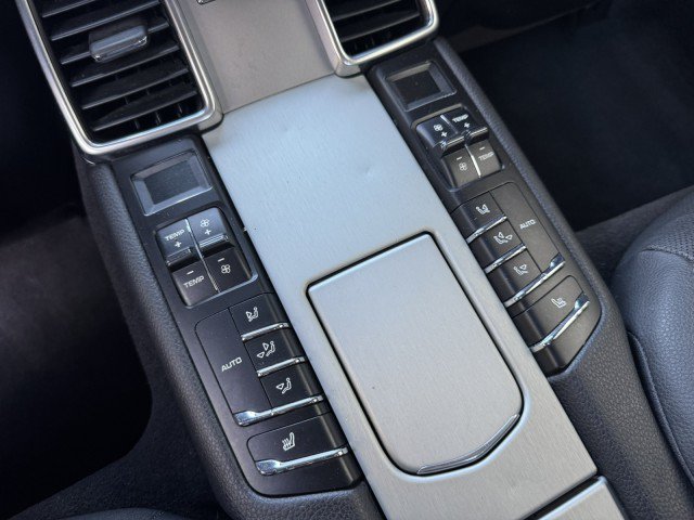 Used 2015 Porsche Panamera 4 AWD/4WD image 37