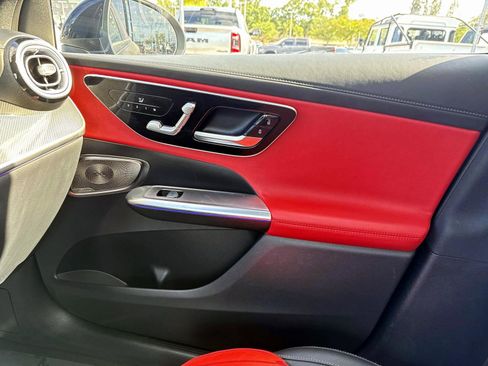 Certified 2024 Mercedes-Benz GLC 43 AMG 4MATIC image 24