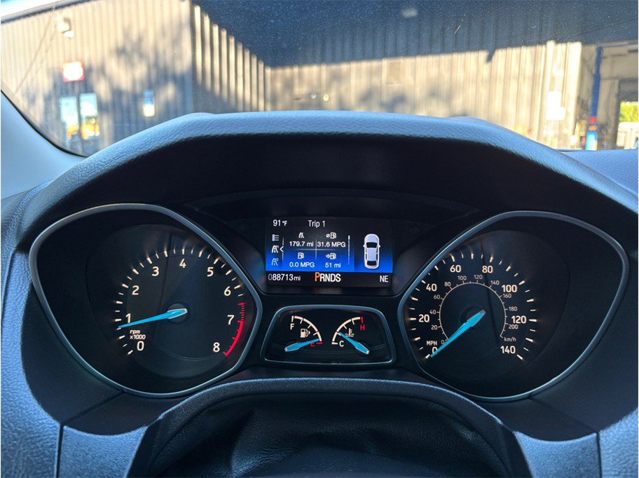Used 2015 Ford Focus Titanium w/ Titanium Cold Weather Package FWD image 19