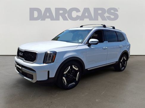 Used 2023 Kia Telluride EX AWD/4WD image 3