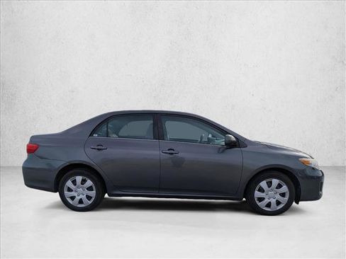 Used 2013 Toyota Corolla LE image 4