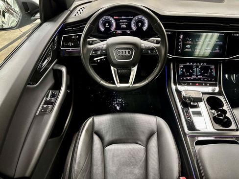 Used 2020 Audi Q8 Prestige w/ Prestige Package AWD/4WD image 2