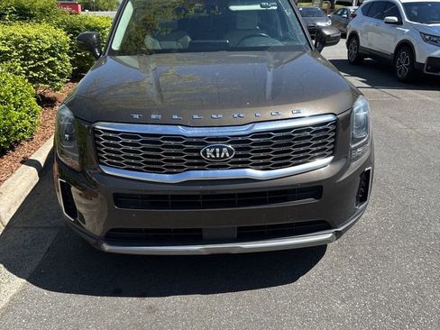 Used 2020 Kia Telluride EX image 3