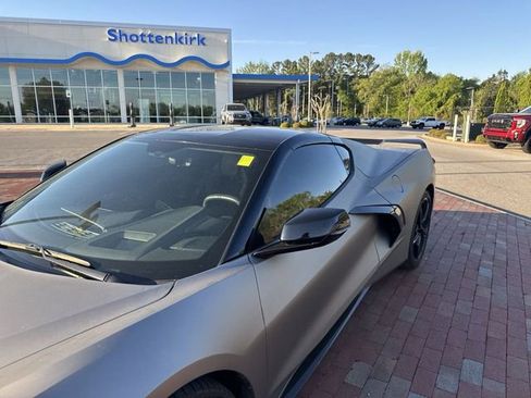 Used 2022 Chevrolet Corvette Stingray Preferred Cpe w/ Z51 Performance Package RWD image 5