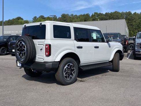 New 2026 Ford Bronco Outer Banks AWD/4WD image 3