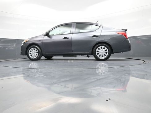 Used 2015 Nissan Versa S Plus image 32