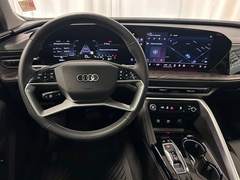 Certified 2025 Audi Q5 Premium w/ Premium Plus AWD/4WD image 3