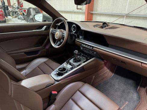 Used 2021 Porsche 911 Carrera 4S image 27
