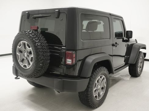 Used 2017 Jeep Wrangler Rubicon w/ Power Convenience Group AWD/4WD image 4