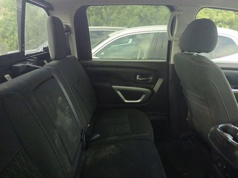 Used 2017 Nissan Titan SV AWD/4WD image 15