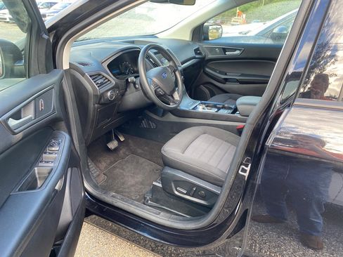 Used 2020 Ford Edge SE image 8