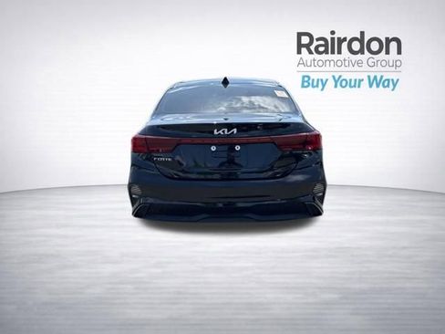Used 2022 Kia Forte LXS w/ LXS Technology Package FWD image 6