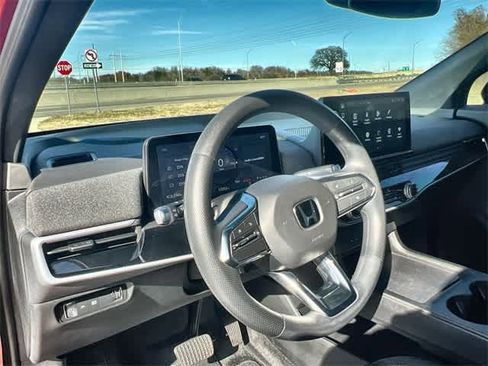 Certified 2024 Honda Prologue EX image 15