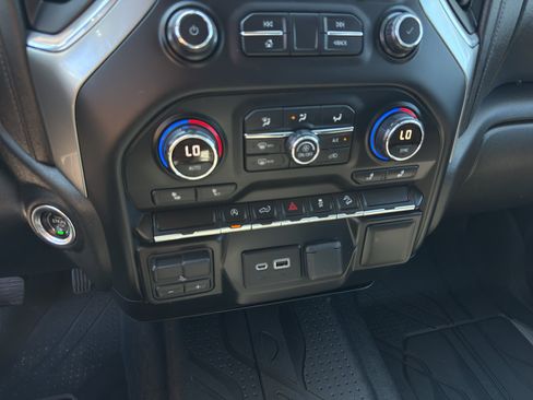 Used 2019 Chevrolet Silverado 1500 RST AWD/4WD image 21