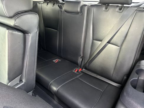 Used 2023 Toyota Highlander XLE image 14