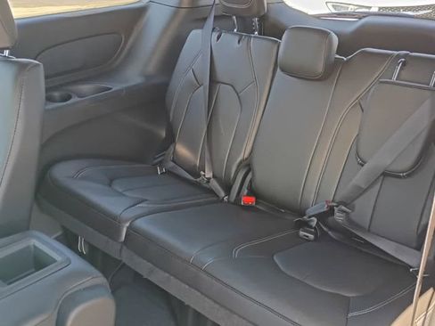 New 2026 Chrysler Pacifica Select FWD image 13