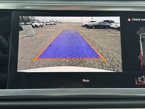 Used 2025 Audi Q3 2.0T Premium w/ Convenience Package image 13