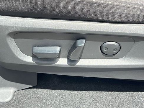 Used 2025 Nissan Pathfinder SV FWD image 22