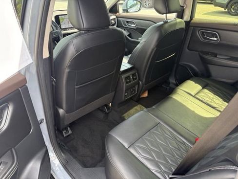 Used 2023 Nissan Rogue Platinum w/ Platinum Premium Package AWD/4WD image 39
