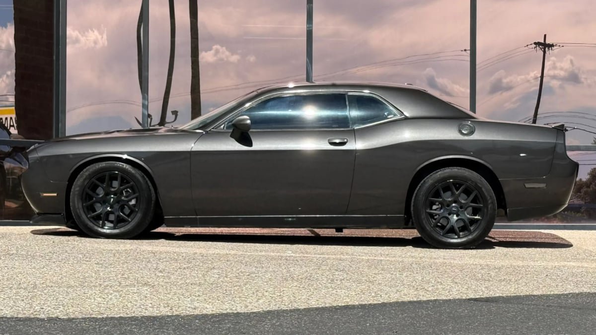 Used 2013 Dodge Challenger R/T RWD image 5