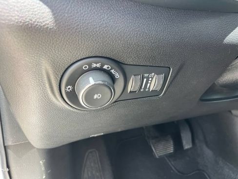 Used 2025 Jeep Compass Limited AWD/4WD image 16