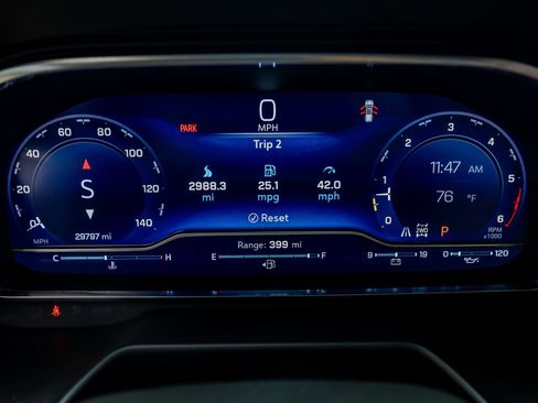 Used 2024 Chevrolet Suburban High Country image 19