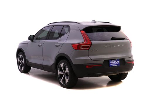 Certified 2024 Volvo XC40 B5 Plus image 5