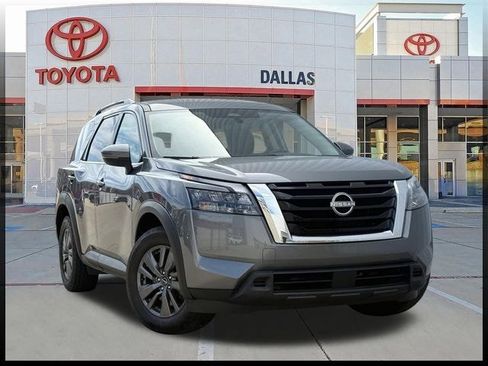 Used 2024 Nissan Pathfinder SV AWD/4WD image 1