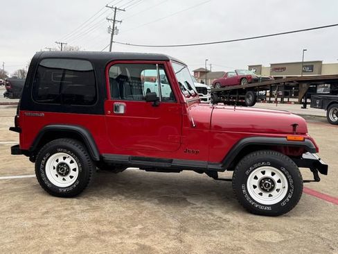 Used 1987 Jeep Wrangler Base image 7