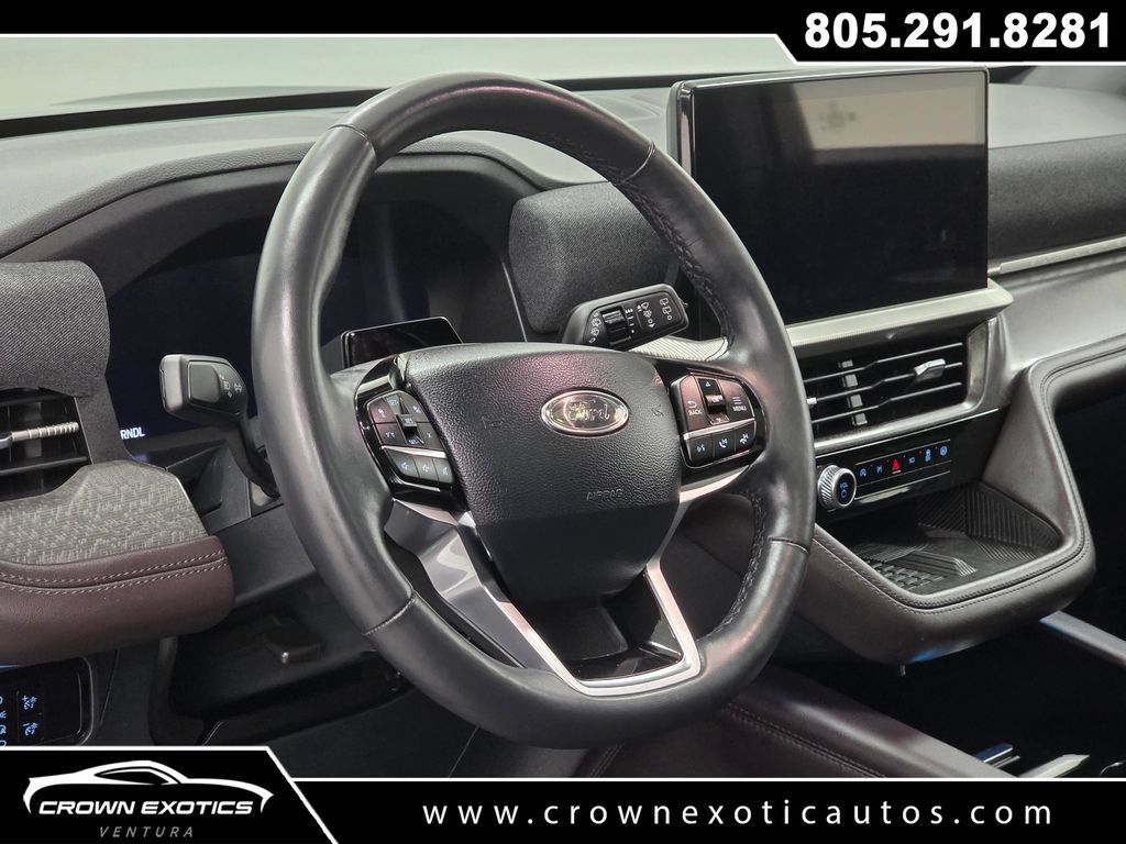 Used 2025 Ford Explorer Platinum w/ LUX Leather Package AWD/4WD image 26